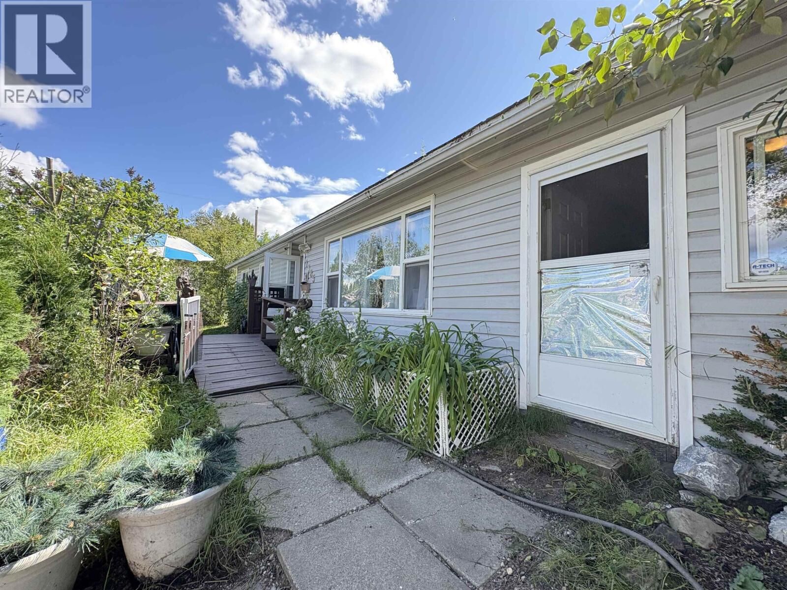 Property Photo: 1385 Milburn Avenue BC V2L 4E9