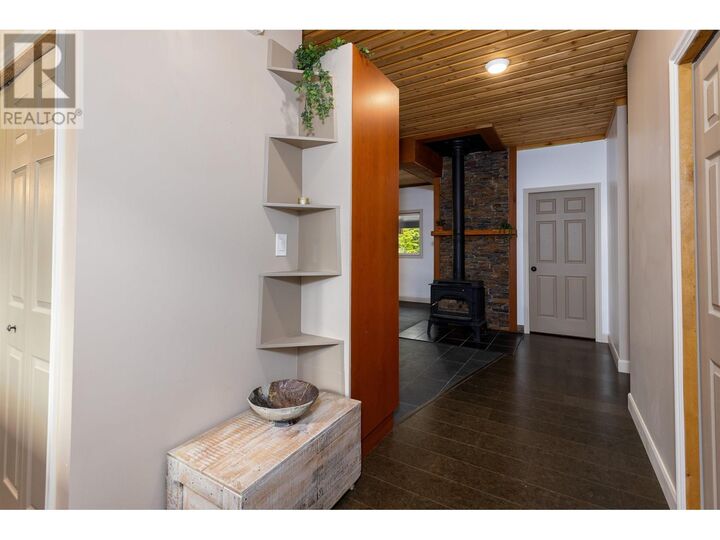 Property Photo: 3074 Edgewood Drive BC V8G 0G5
