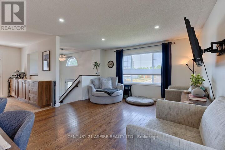 Property Photo:  16 Winfield Street  ON K8H 0A2 