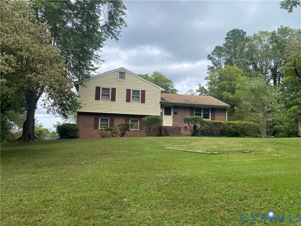 Property Photo: 204 Courthouse Road VA 23824