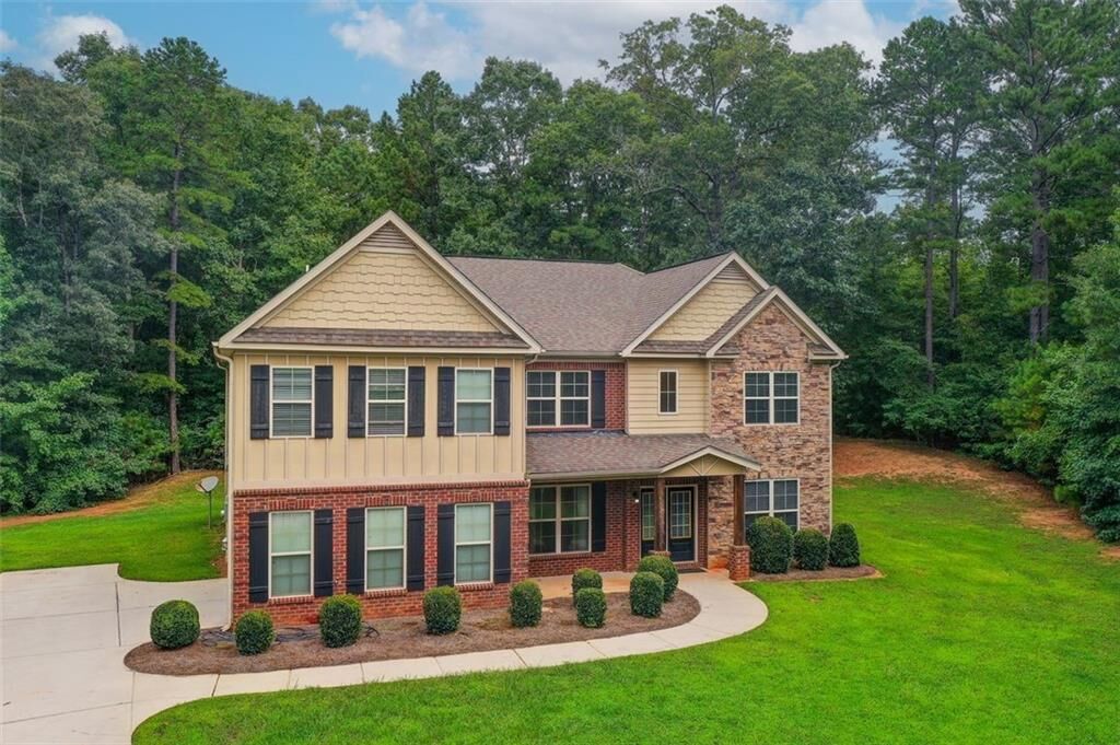 Property Photo: 167 Tiffany Trace GA 30268
