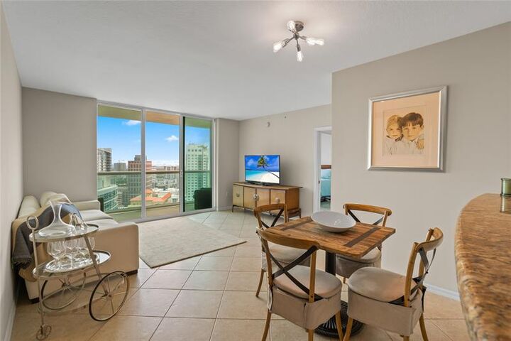 Property Photo: 347 N New River Dr 2808 FL 33301