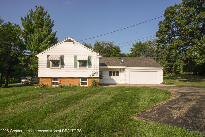 35 W Sherwood Road  Okemos MI 48864 photo