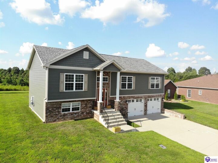 Property Photo:  104 Carriage Hills Lane  KY 42701 