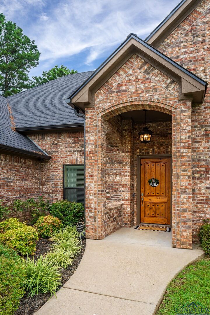 Property Photo:  325 Cedar Ridge Rd  TX 75602-3714 