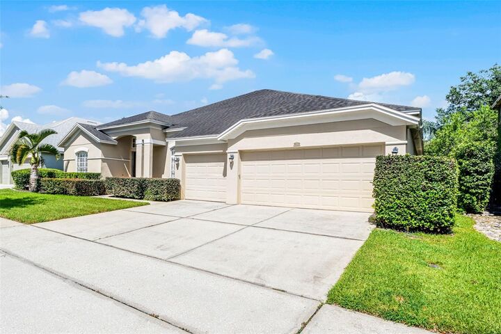 Property Photo: 1031 Via Como Place FL 32746