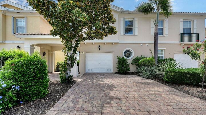 Property Photo:  1531 Burgos Drive  FL 34238 