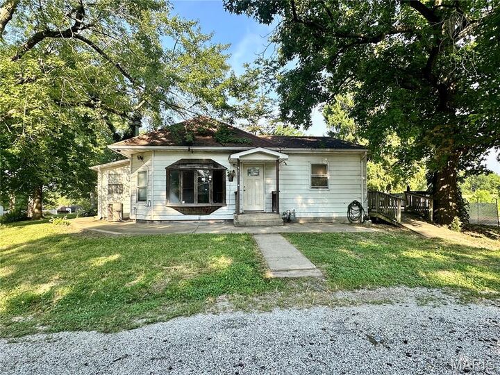 4903 Columbia Street  Alton IL 62002 photo