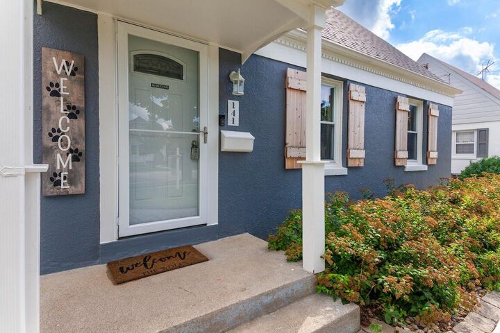 Property Photo: 141 W Roberta Ave WI 53186