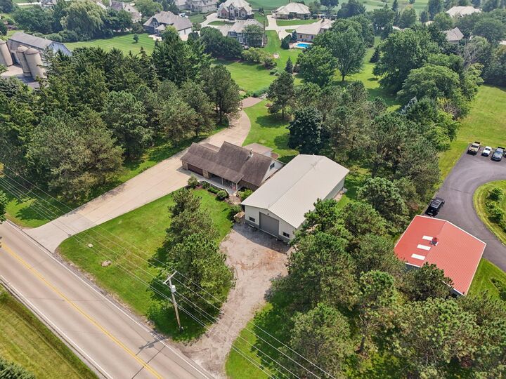 N55w28945 County Road K -  Merton WI 53029 photo