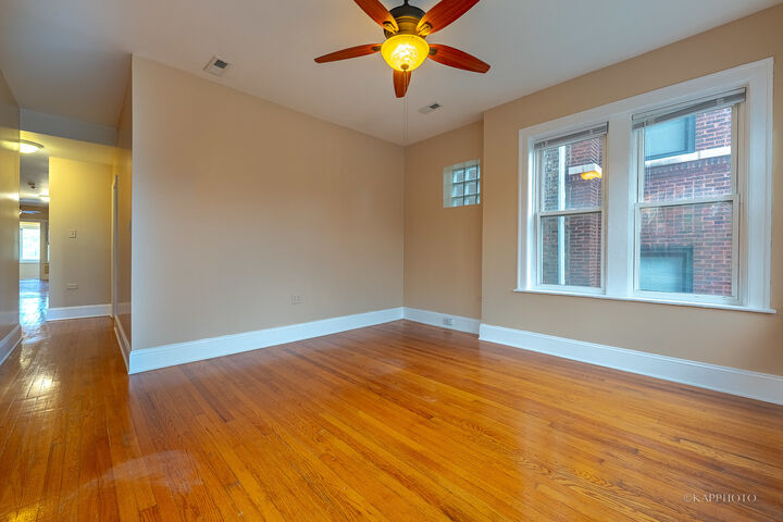 Property Photo: 6819 S Ridgeland Avenue 2 IL 60649