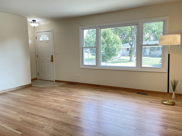 Property Photo: 1030 Helene Lane IL 60193