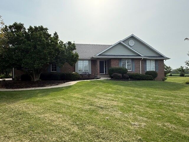 Property Photo: 712 S Moccasin Drive IL 60550