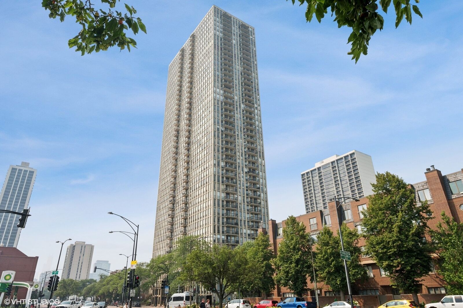 Property Photo:  1660 N Lasalle Drive 2707  IL 60614 