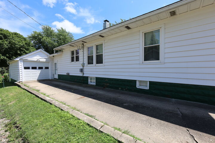 Property Photo: 108 S Elizabeth Street IL 61727