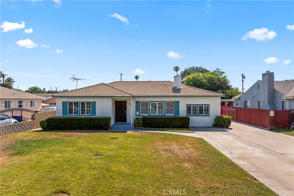 Property Photo: 956 Grand Avenue CA 92324