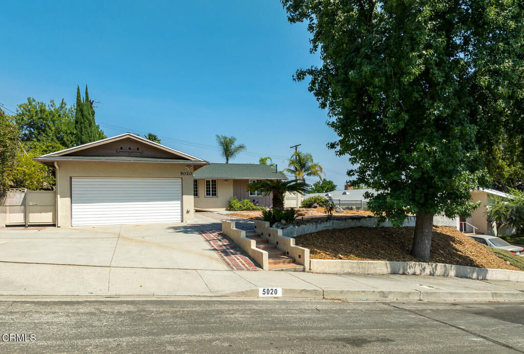Property Photo: 5020 Zoe Anne Way CA 91214