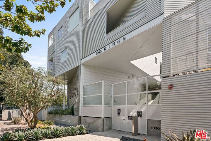 Property Photo:  1030 N Kings Road 306  CA 90069 