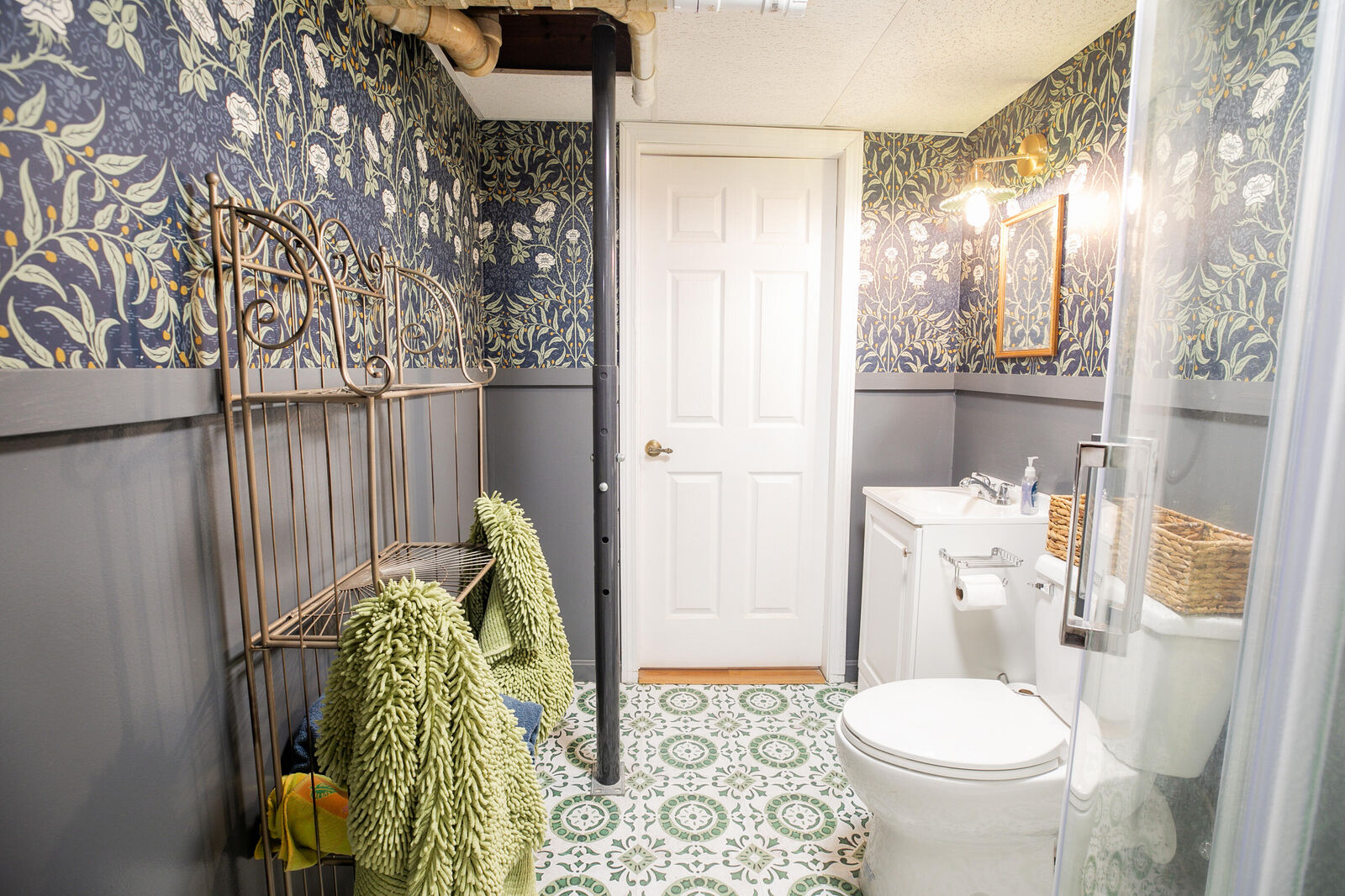 Property Photo:  19 Jackson Drive  ME 04401 