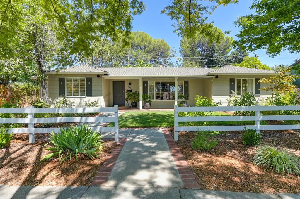 Property Photo:  620 B Street  CA 95616 