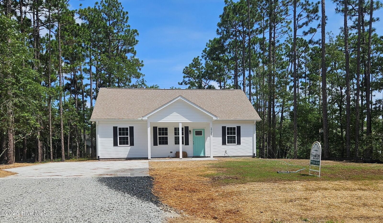 Property Photo:  1720 Raeford Road  NC 28461 