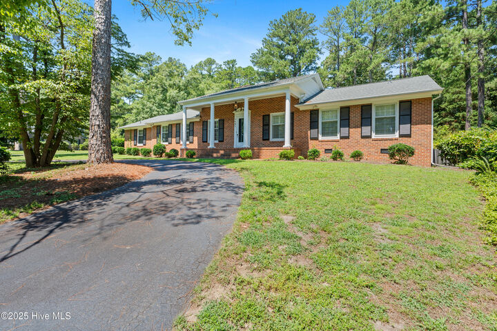 Property Photo:  1401 Carolina Drive  NC 28379 