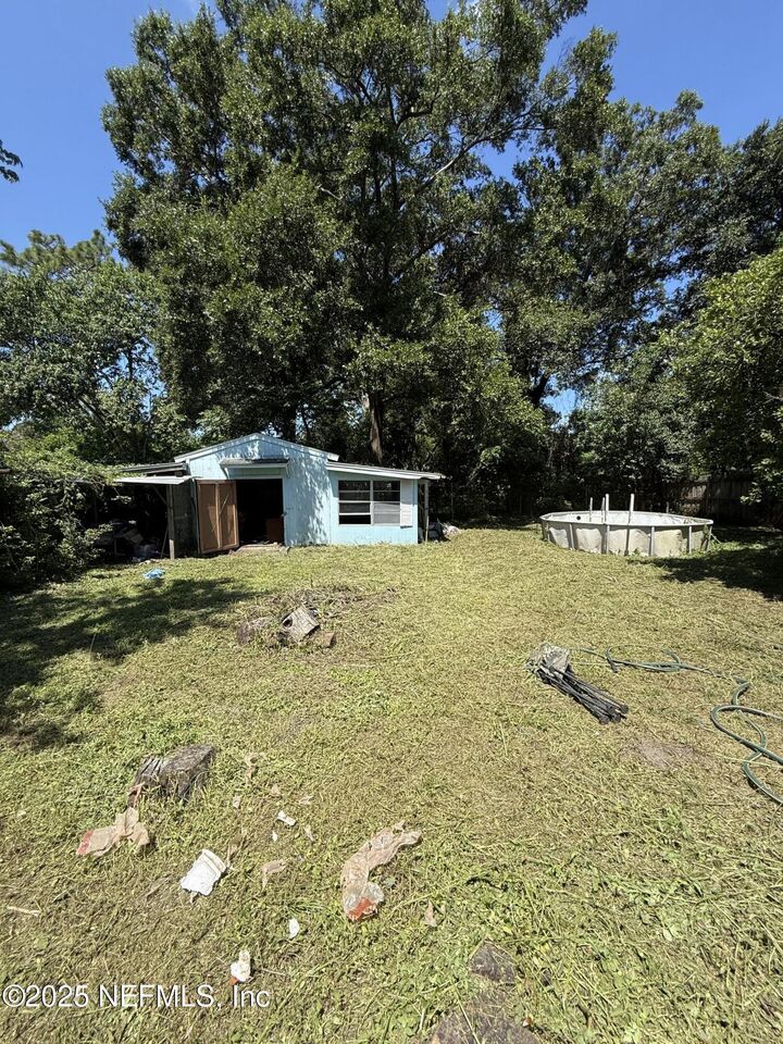 Property Photo: 2342 Pine Summit Drive E FL 32211