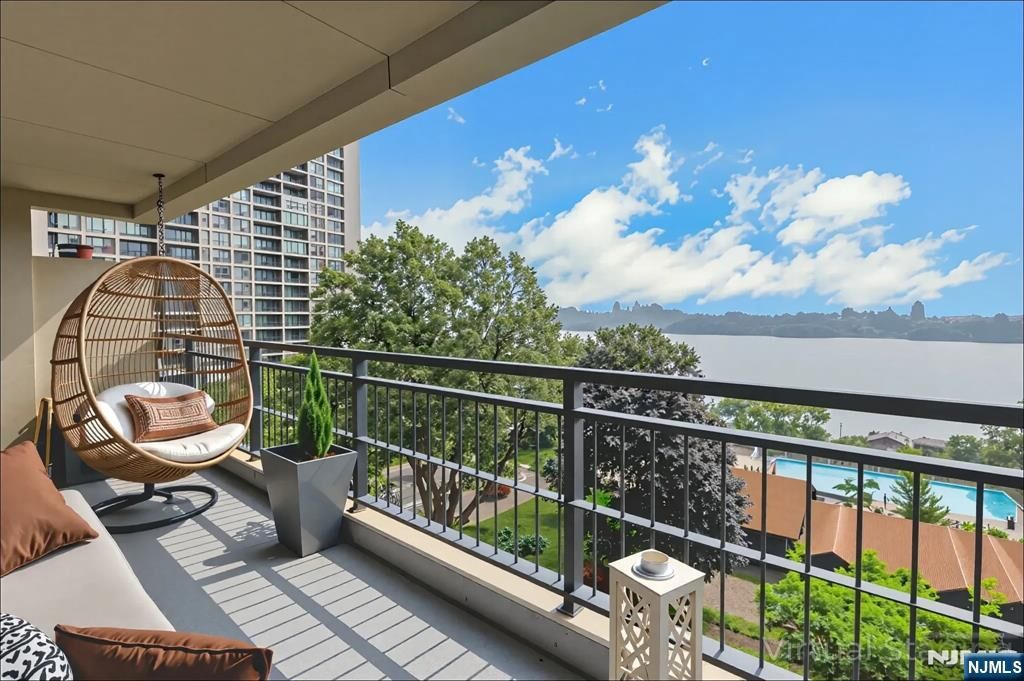 Property Photo:  2 Horizon Road #627  NJ 07024 