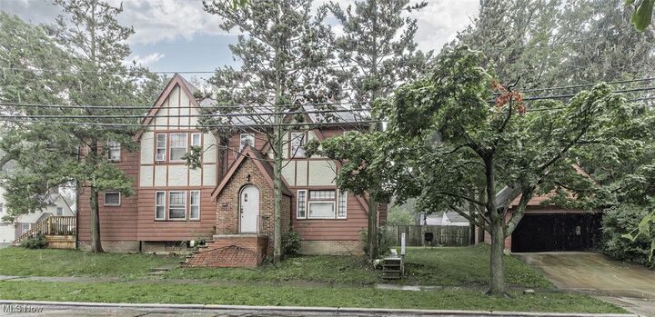 Property Photo: 1292 Plainfield Road OH 44121