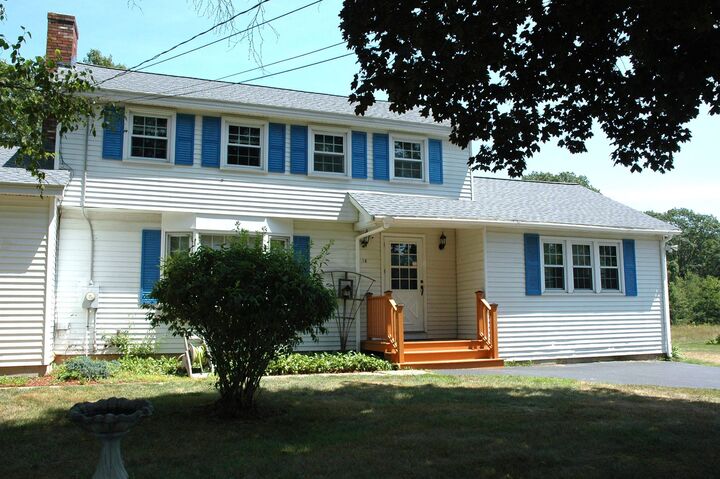 Property Photo:  10 South Road  NH 03053 