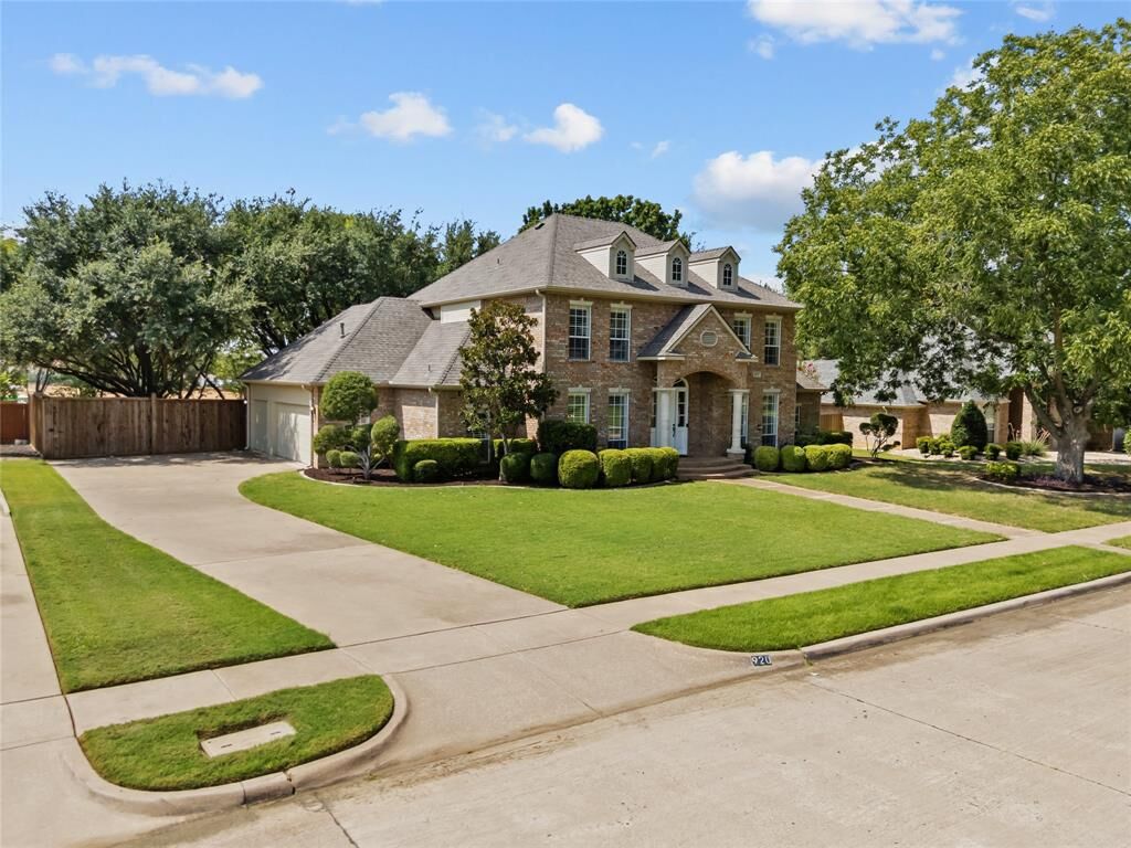 Property Photo: 920 Ownby Lane TX 76092