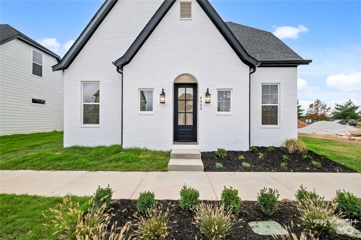 Property Photo:  2407 S 31st Street  AR 72758 