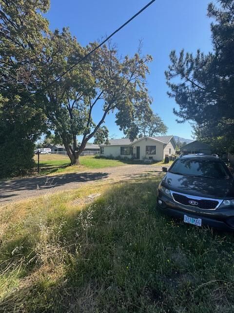 Property Photo:  1228 Corona Avenue  OR 97504 