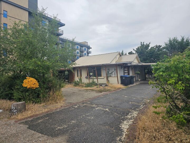 425 Leathead Road  Kelowna BC V1X 2J3 photo