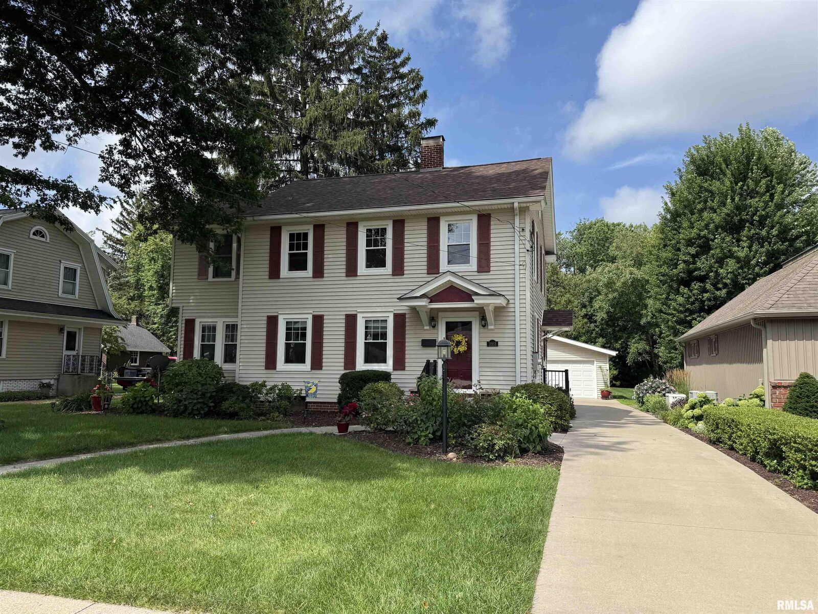 Property Photo:  1668 N Cherry Street  IL 61401 