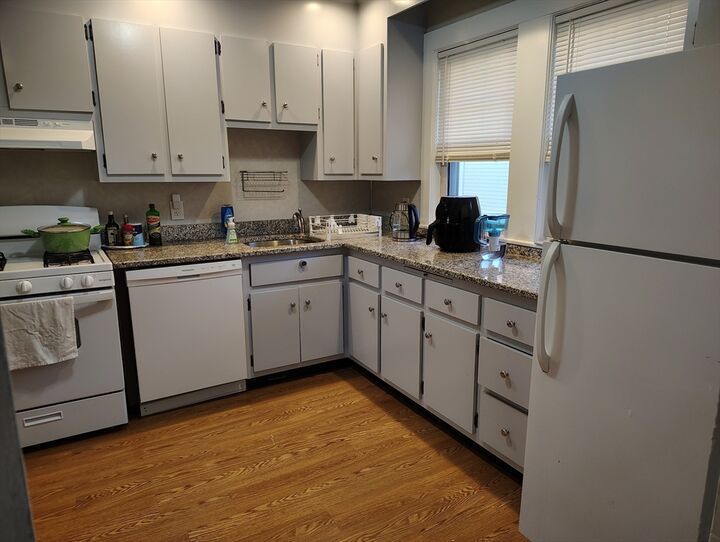 Property Photo:  39-41 Upland Rd 2  MA 02478 