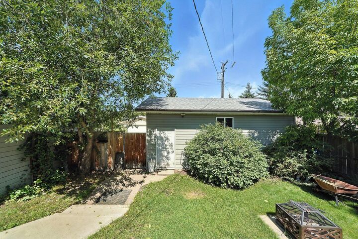 Photo de la propriété:  5822 59A Street  AB T4N 2N5 