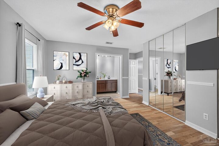 Property Photo: 2299 Scenic Hwy # L-4 FL 32503