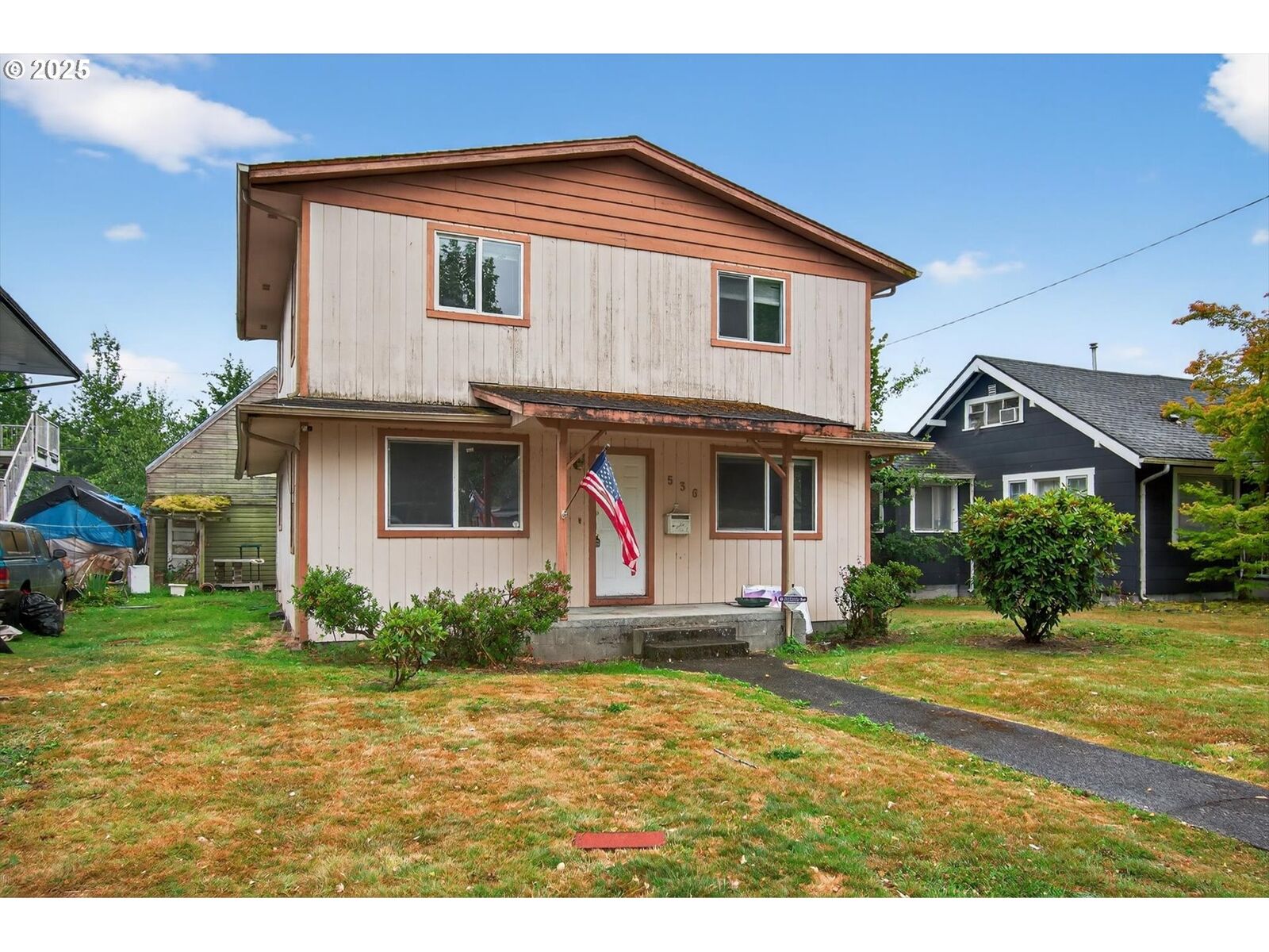 Property Photo: 536 18th Ave WA 98632