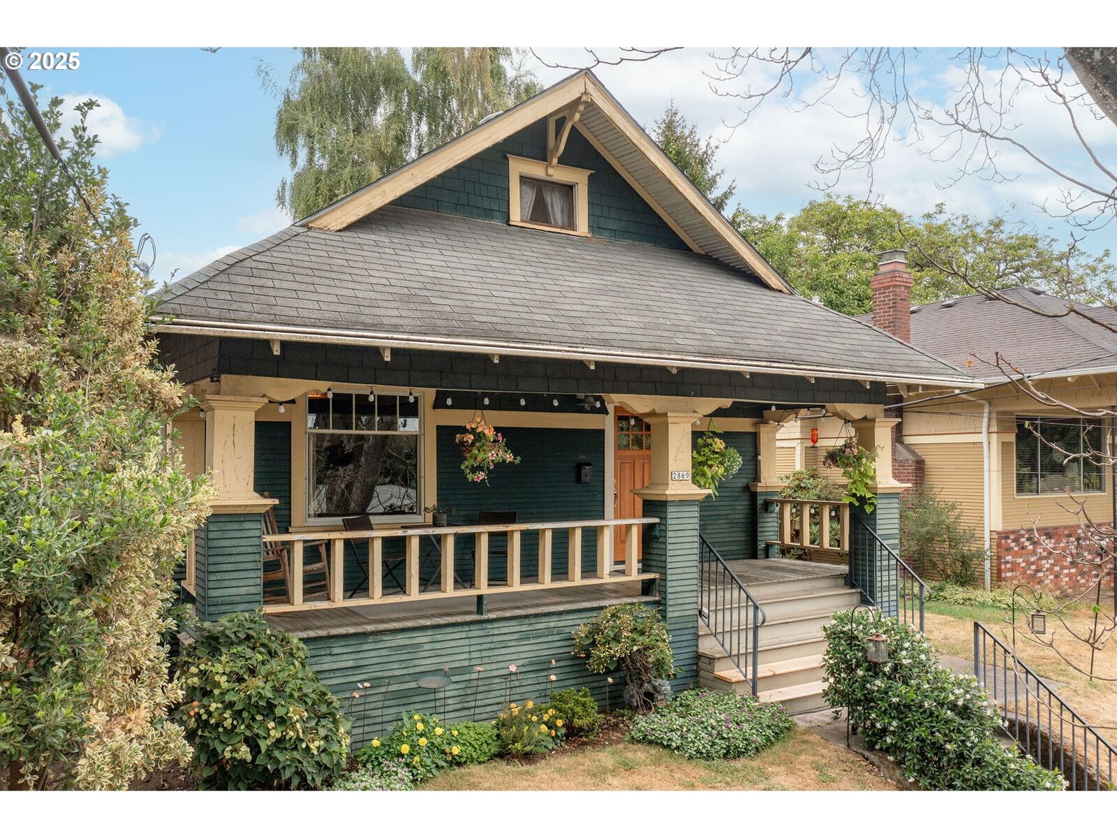 Property Photo: 2869 SE Sherman St OR 97214