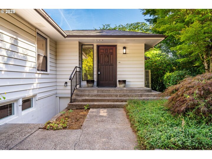 Property Photo: 402 Skelton Rd WA 98648