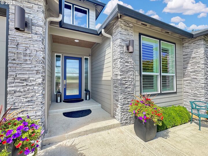 Property Photo: 1116 N Heron Dr WA 98642