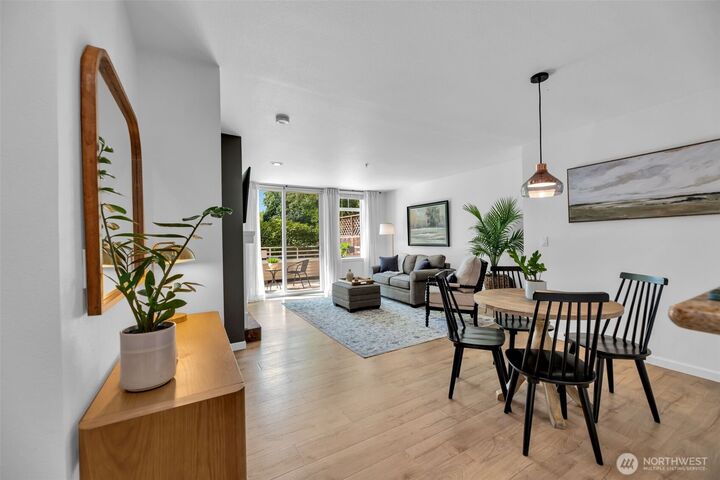 Property Photo:  611  Highland Drive 402  WA 98109 