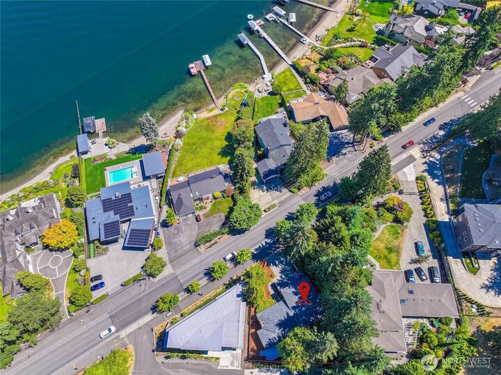 Property Photo:  4025 W Lake Sammamish Pkwy  SE  WA 98008 