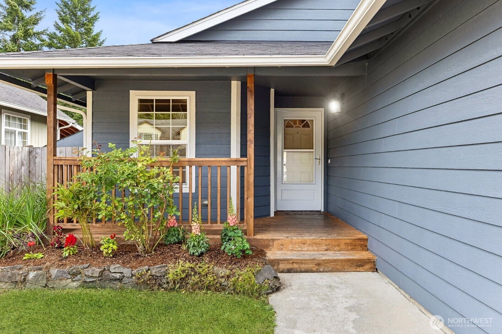 Property Photo:  721  Riverside Lane E  WA 98328 