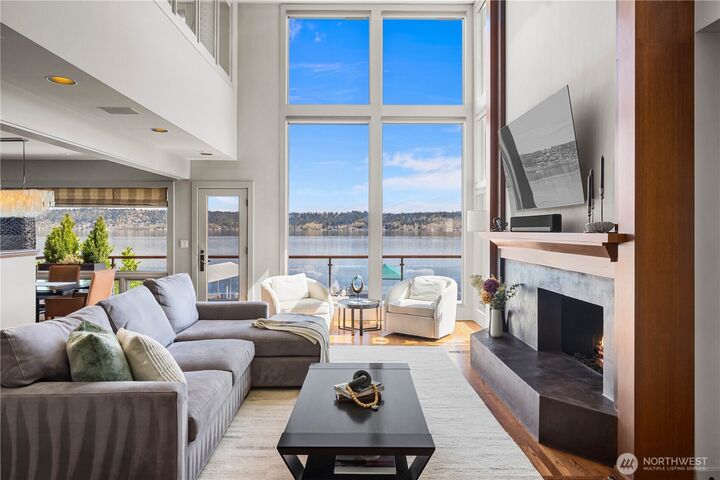 Property Photo:  842 W Lake Sammamish Parkway SE  WA 98008 