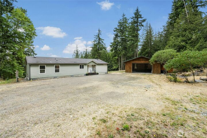 Property Photo:  20616  223rd Street SE  WA 98272 