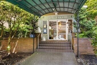 Property Photo: 1800 Taylor Avenue N 1 WA 98109