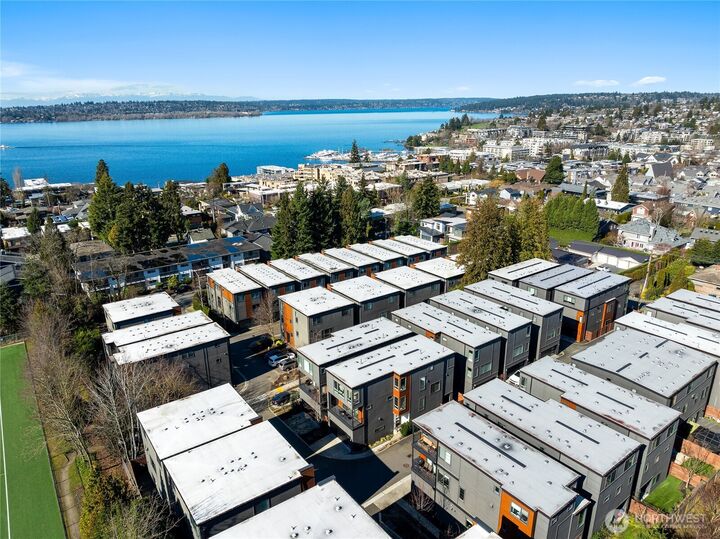 Property Photo:  312  7th Lane S 33  WA 98033 