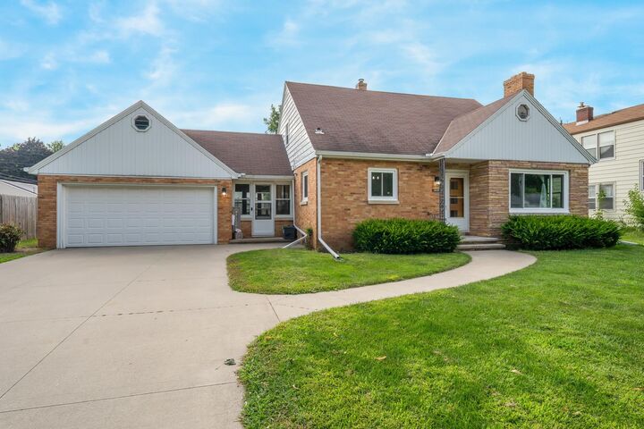 2119 N Division Street  Appleton WI 54911 photo